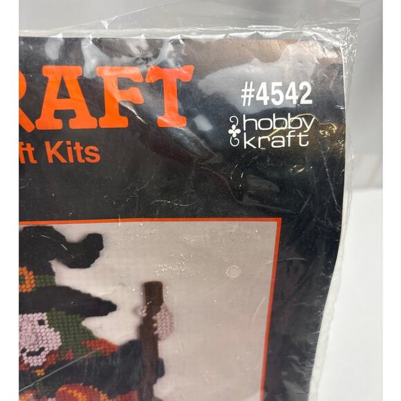 Hobby Kraft Halloween “Best Witches” Plastic Canvas Needlecraft Kit Sealed 1990s - Picture 4 of 6